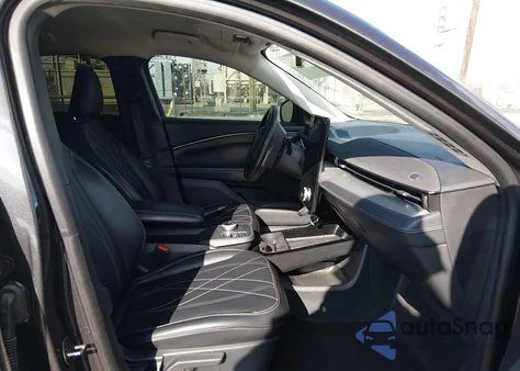 2021 Ford Mustang Mach-E Select z USA, uszkodzony, nr VIN 3FMTK1RM0MMA47708